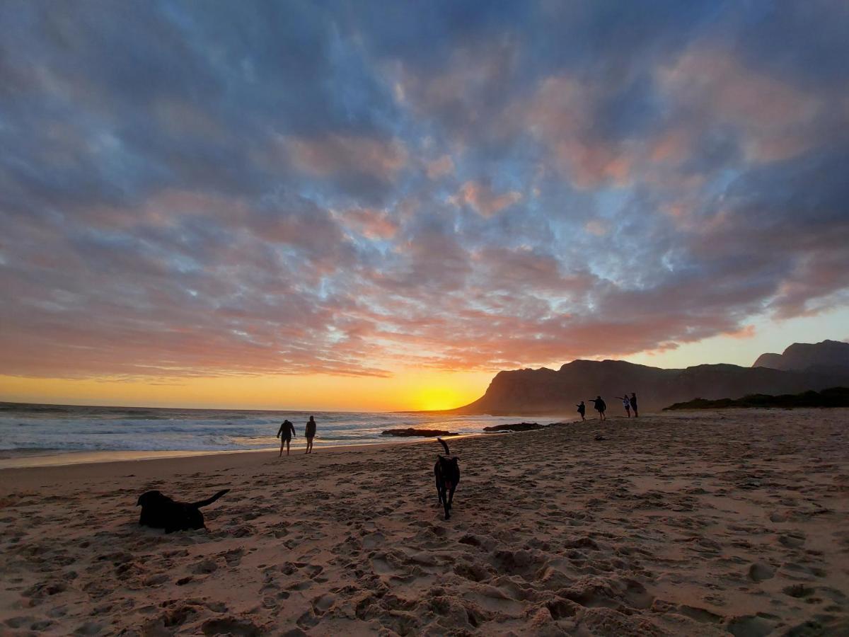 La Mer Seafront Selfcatering Accommodation Kleinmond Exteriör bild