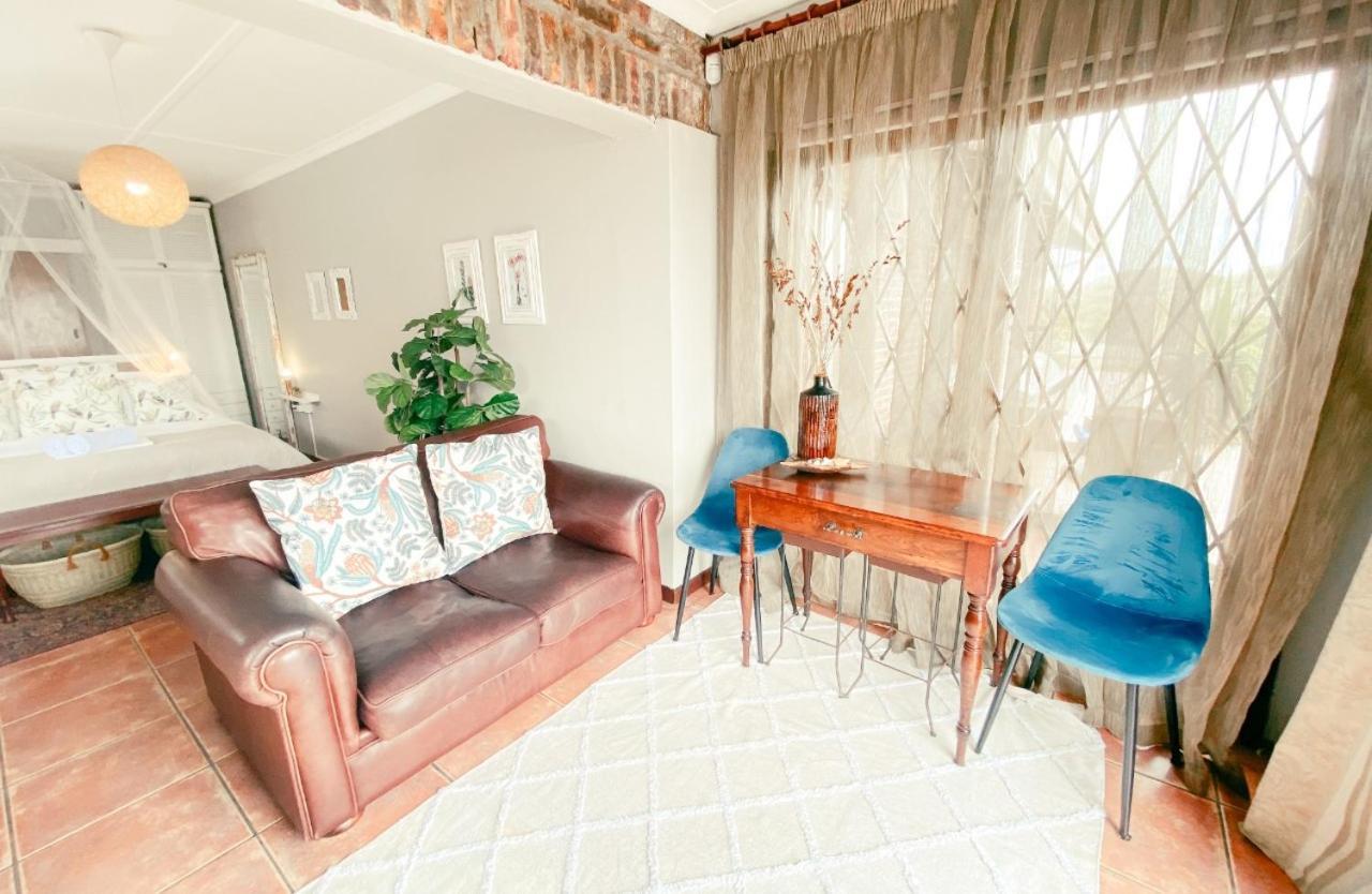 La Mer Seafront Selfcatering Accommodation Kleinmond Exteriör bild