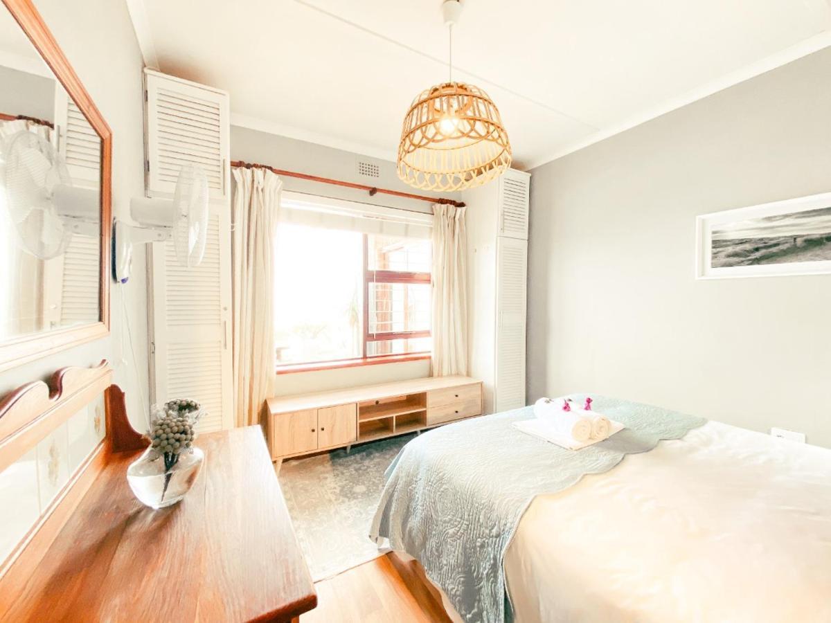 La Mer Seafront Selfcatering Accommodation Kleinmond Exteriör bild