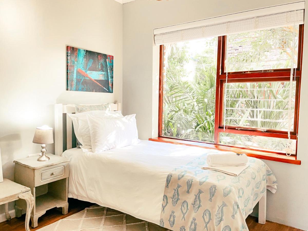 La Mer Seafront Selfcatering Accommodation Kleinmond Exteriör bild