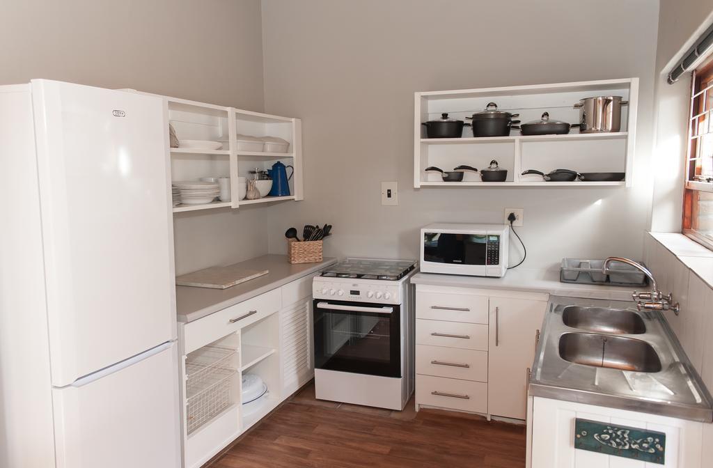 La Mer Seafront Selfcatering Accommodation Kleinmond Rum bild