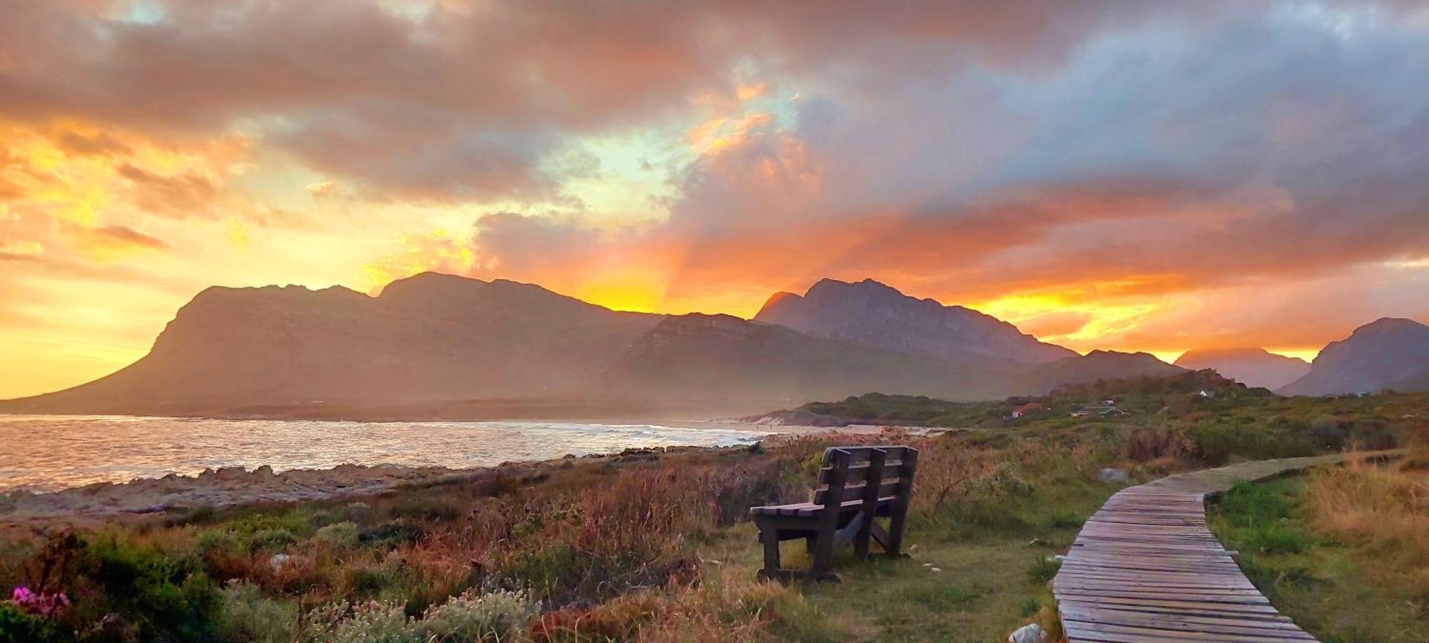 La Mer Seafront Selfcatering Accommodation Kleinmond Exteriör bild