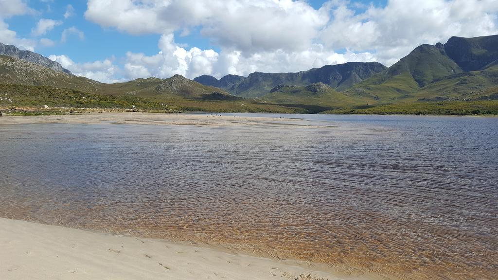 La Mer Seafront Selfcatering Accommodation Kleinmond Exteriör bild