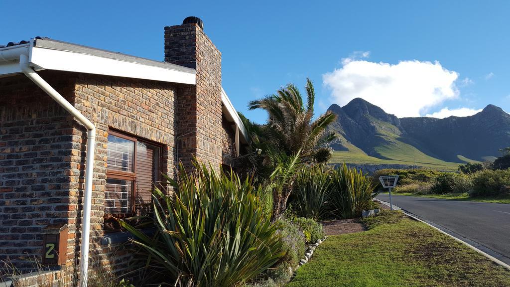 La Mer Seafront Selfcatering Accommodation Kleinmond Exteriör bild