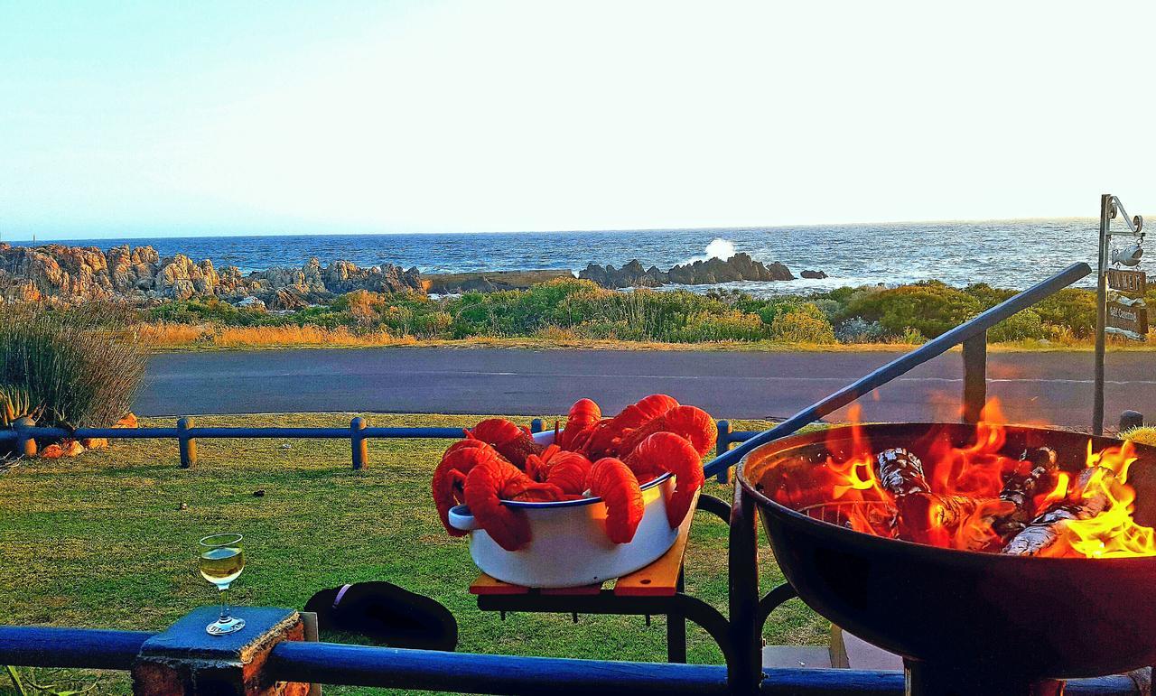 La Mer Seafront Selfcatering Accommodation Kleinmond Exteriör bild